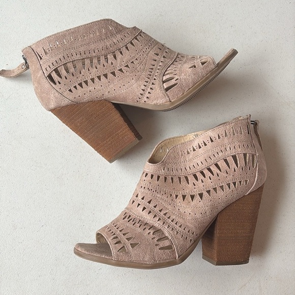 Not Rated Groove Thang Peep Toe Shoe Size 10 - Picture 4 of 9